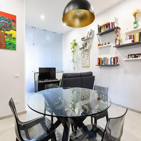 The Nest Of Navigli District * Milaan